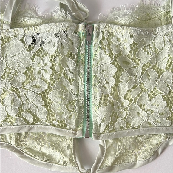 Pretty Little Thing Lace Bralette Green - Picture 7 of 9